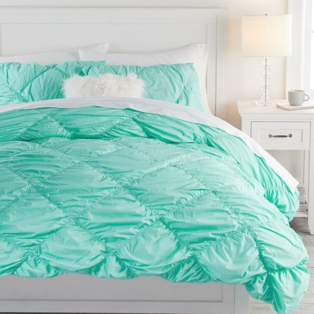 NWT- Pottery Barn Organic Ruched Diamond Twin- Twin XL Duvet Cover